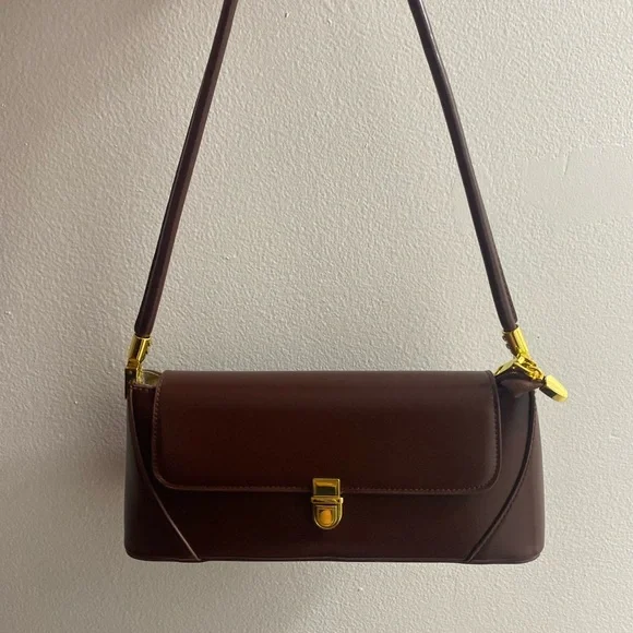 Classic Brown Leather Shoulder Bag with Gold Hardware - Picture 1 of 3